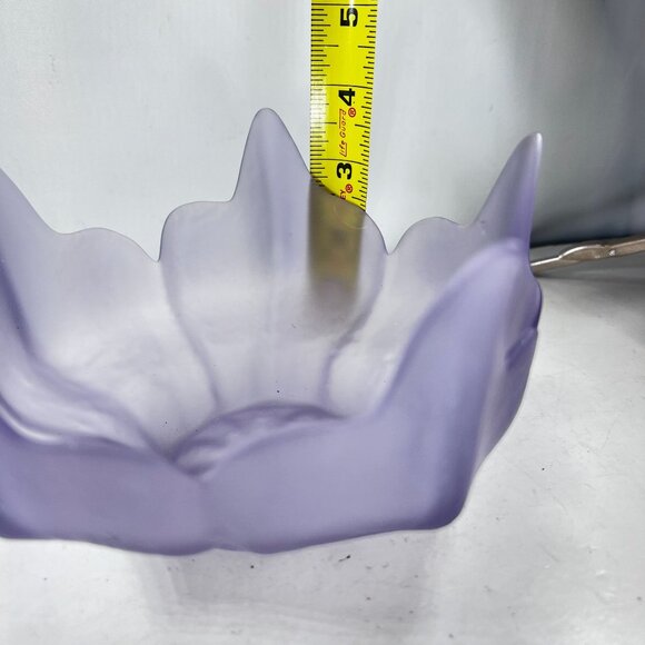 Vintage Viking Frosted Satin Purple Glass Bowl Violet Lotus Flower Petal Dish - Picture 7 of 8